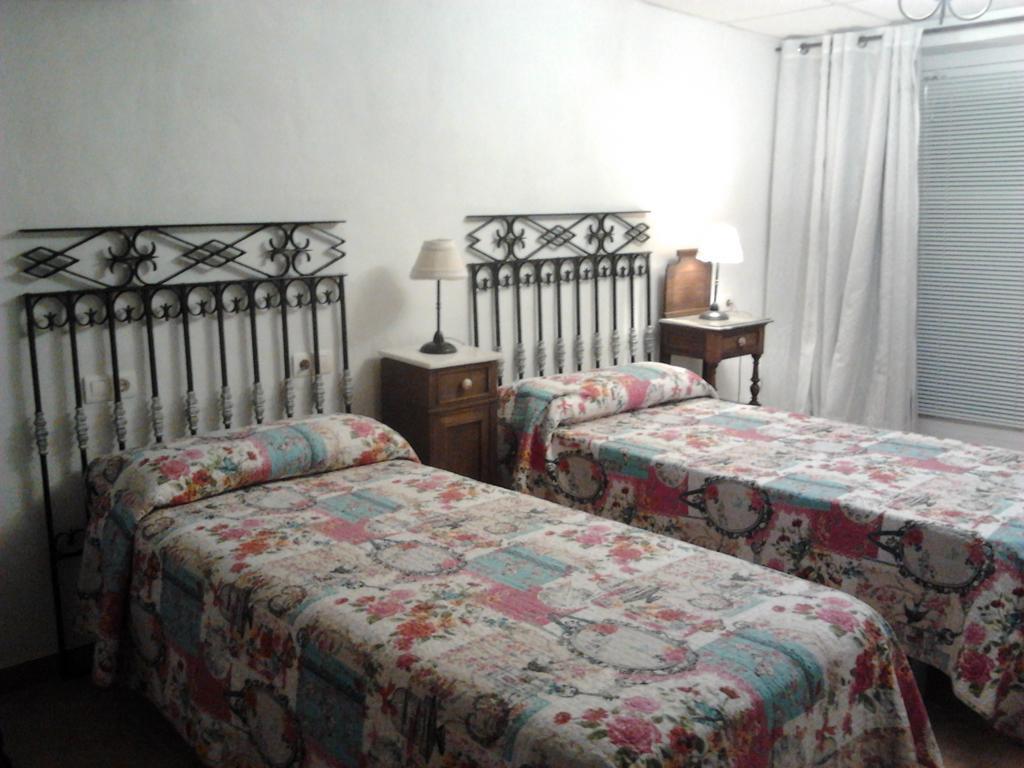 Hostal Los Aromas Villena Værelse billede